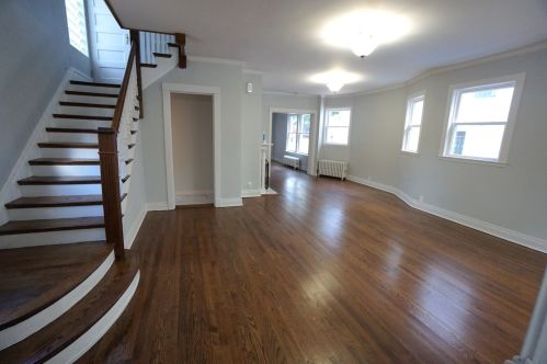 1422 Touhy Ave, Chicago, IL 60626-2622