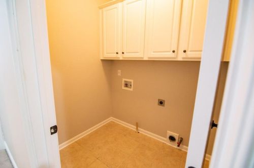 5170 Halcyon Dr, Atlanta GA  30349-1594 exterior