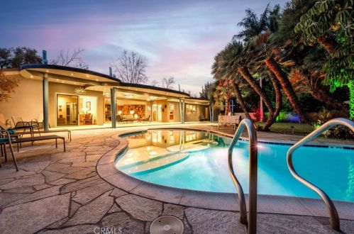 1107 Riviera Dr, Santa Ana CA 92706-1841 exterior