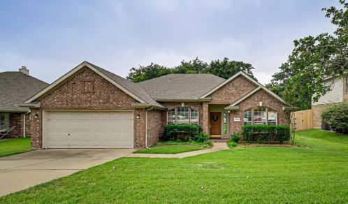 2201 Forest Park Cir, Midlothian, TX 76063-7640