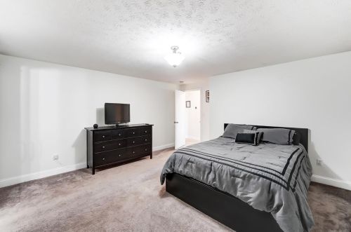 4052 Harris Ln, Springfield OH  45503-6458 exterior