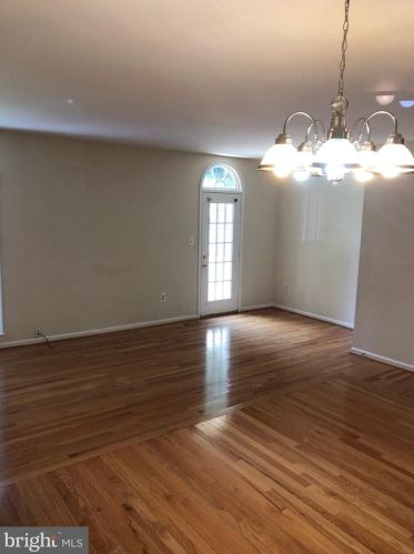 7356 Hidden Knolls Ct, Springfield VA  22153-1911 exterior