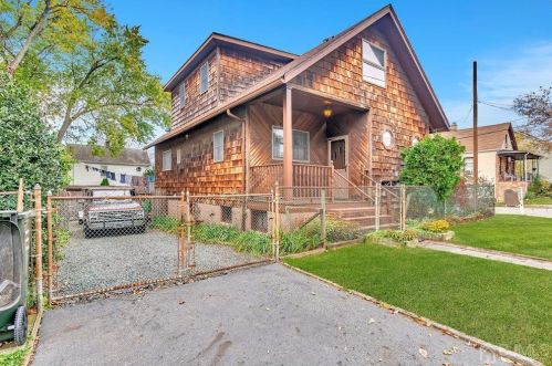 28 Columbus Ave, Perth Amboy, NJ 08863-2238