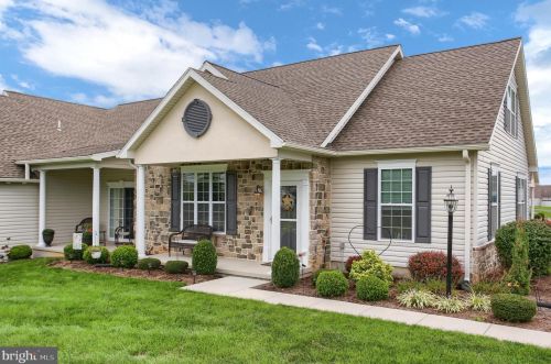 62 Dolomite Dr, York PA  17408-6356 exterior