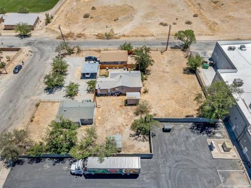 908 Oldfield St, Lancaster, CA 93534-3423