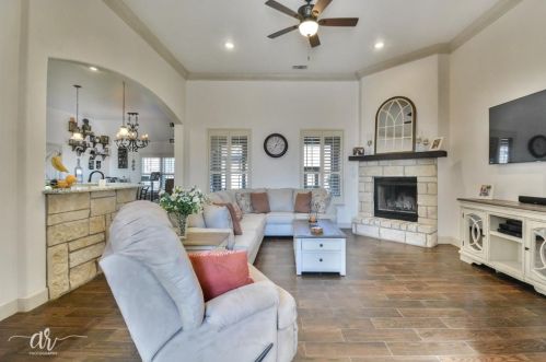 3802 Hill Country Dr, Abilene, TX 79606-4190
