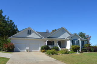 203 Bent Creek Rd, Greenwood, SC 29649-7941