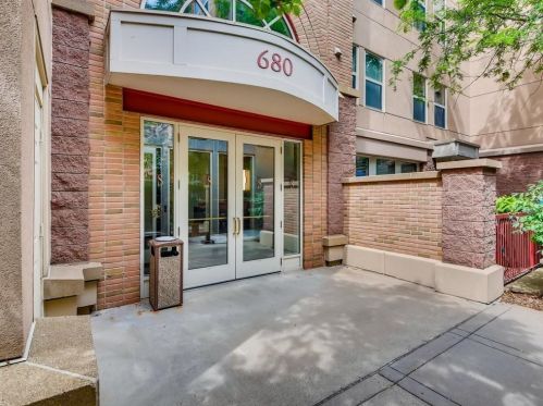 680 2nd St, Minneapolis MN  55401-2143 exterior