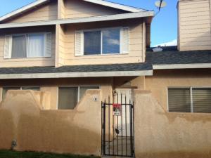 39235 10th St, Palmdale, CA 93551-3752
