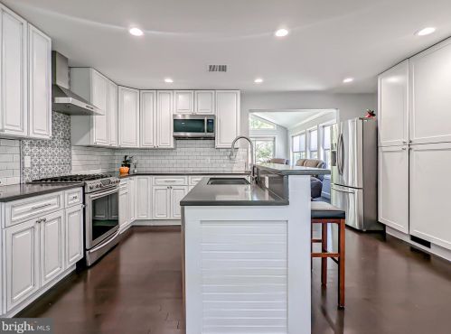 14557 Eastman St, Woodbridge, VA 22193-2607