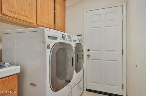 735 Eisenhower Way, Simi Valley CA 93065-8361 exterior