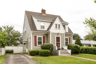 131 Walton St, Hoffman Estates, IL 60010-4653