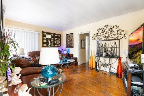 438 Ivy St, Glendale CA  91204-1272 exterior