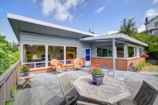 122 Argyle Pl, Seattle, WA 98103-5815