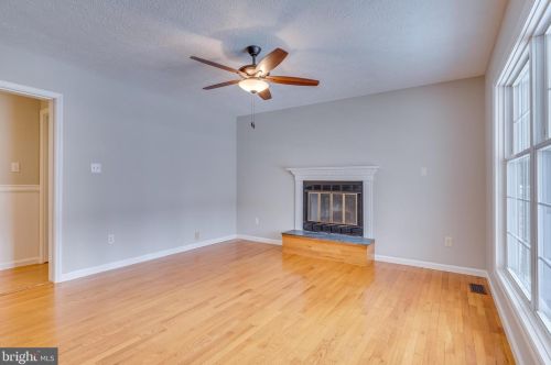 165 Gingerbread Ln, Harpers Ferry WV 25425-5591 exterior