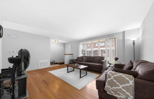 7795 Nordica Ave, Niles IL  60714-3311 exterior