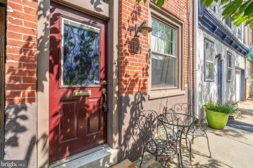 1131 3rd St, Philadelphia, PA 19147-5302