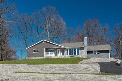 324 Center Grove Rd, Dover NJ  07869-2015 exterior