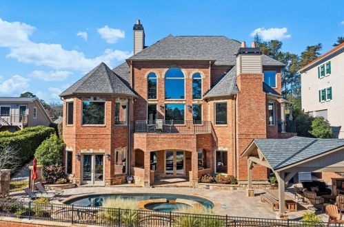 6243 Woodlake Dr, Buford, GA 30518-1243
