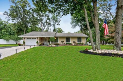 20 Liverpool Ct, Jackson Twp, NJ 08527-2614