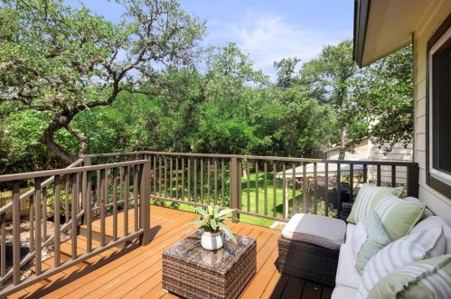 6517 Fair Vly Trl, Austin TX  78749-1250 exterior