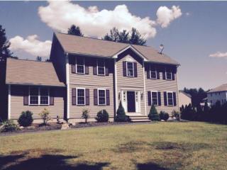 88 Old Derry Rd, Londonderry, NH 03053-2216