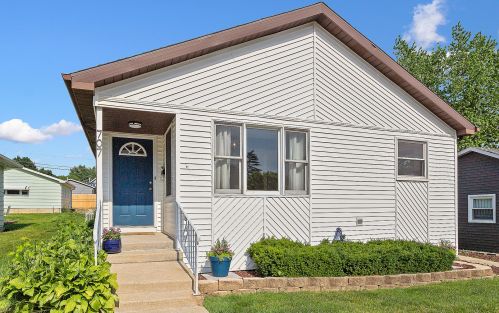 707 Ledochowski St, Lemont, IL 60439-4305