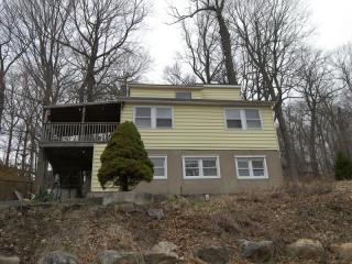 120 Hudson Ave, Hopatcong, NJ 07843-1708