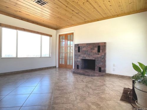 10711 Four Winds Rd, Juniper Hills, CA 93543-3643