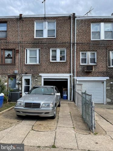 6334 Glenloch St, Philadelphia, PA 19135-3204