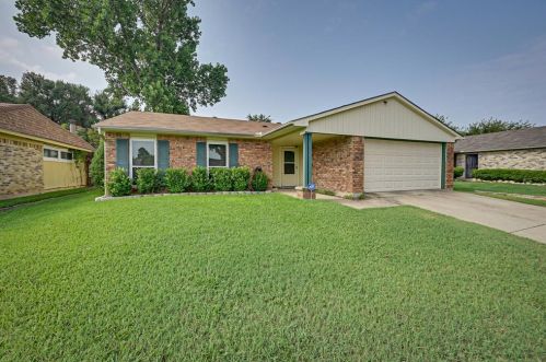 7632 Portman Ave, Fort Worth, TX 76112-6034