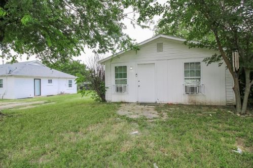 3325 25th St, Fort Worth TX  76106-3304 exterior