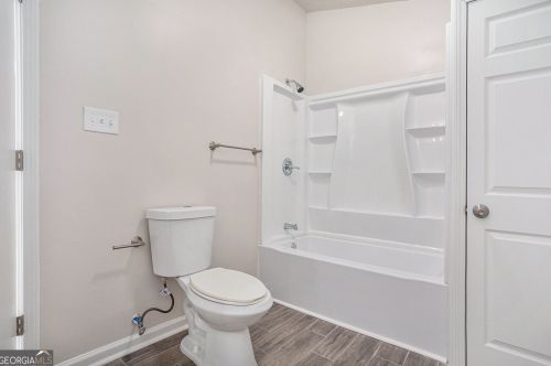 5858 Mistyview Dr, Rex GA 30273-1153 exterior