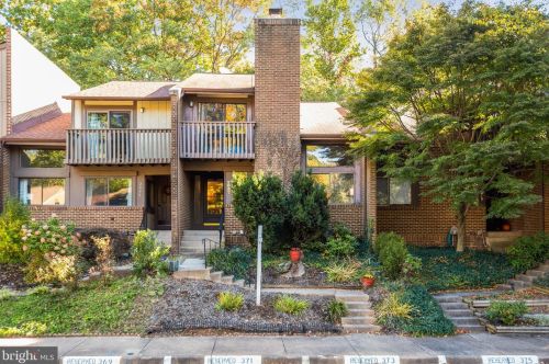 2057 Winged Foot Ct, Herndon, VA 20191-1336