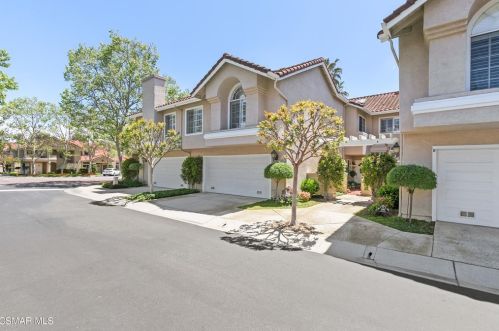 650 Baywood Ln, Simi Valley, CA 93065-7668