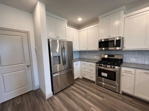 4561 Bishop St, Fort Worth TX  76105-2873 exterior