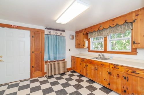 58 Norwich Rd, Quaker Hill CT  06375-1127 exterior