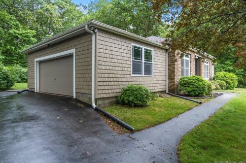 80 Sleepy Hollow Rd, Niantic, CT 06357-1922