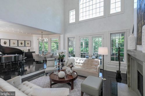 110 Brooks Bnd, Princeton NJ  08540-7545 exterior
