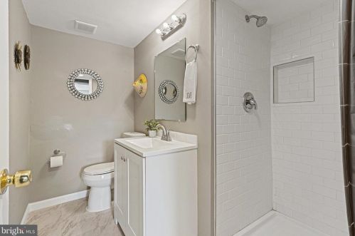 7910 Gosport Ln, Springfield VA  22151-2407 exterior