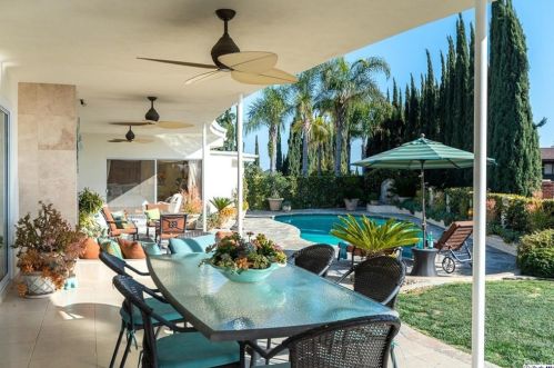 1629 Heather Ridge Dr, Glendale CA  91207-1035 exterior