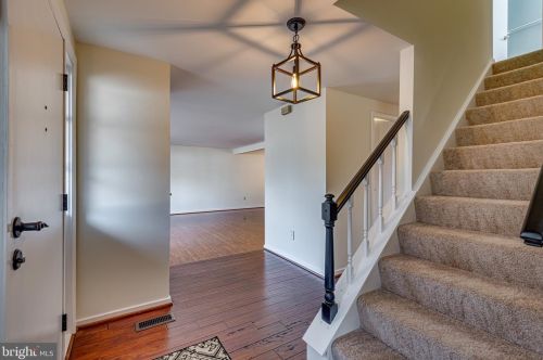 413 Golf Course Dr, Arnold, MD 21012-2335