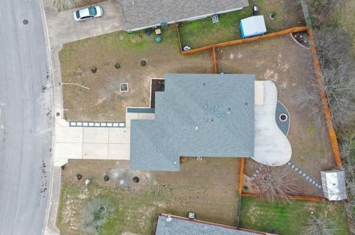 193 Spg Br Loop, Uhland TX 78640-5365 exterior