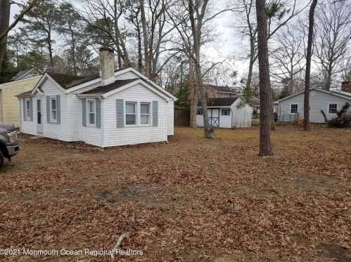 1622 Joffre Rd, Lacey, NJ 08731-3311