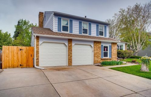 18221 Nassau Dr, Aurora, CO 80013-3300