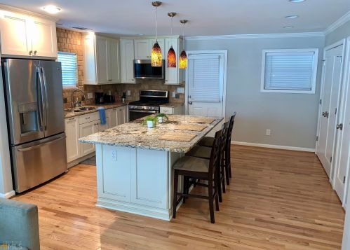 1637 Laurel Ave, Atlanta GA  30318-3615 exterior