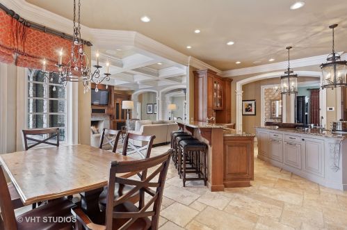 6403 Garfield Ave, Willowbrook IL  60527-5237 exterior