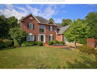 221 Georgetown Pl, Charleston WV  25314-1871 exterior