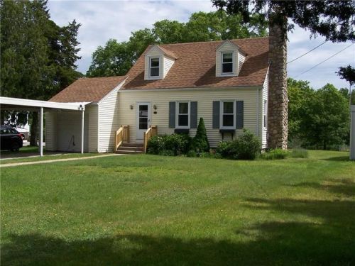 4 Diamond Hill Rd, Westerly, RI 02808-1755