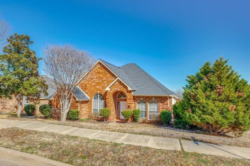 4742 Parkhaven Dr, Garland TX  75043-7576 exterior